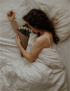 老板不让穿乳罩随时揉H,renrense