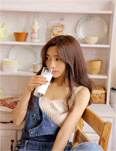 外国大尺度超裸床戏,禁闭岛 剧情